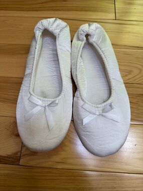 Women's Cream Ballet Slippers with Bow